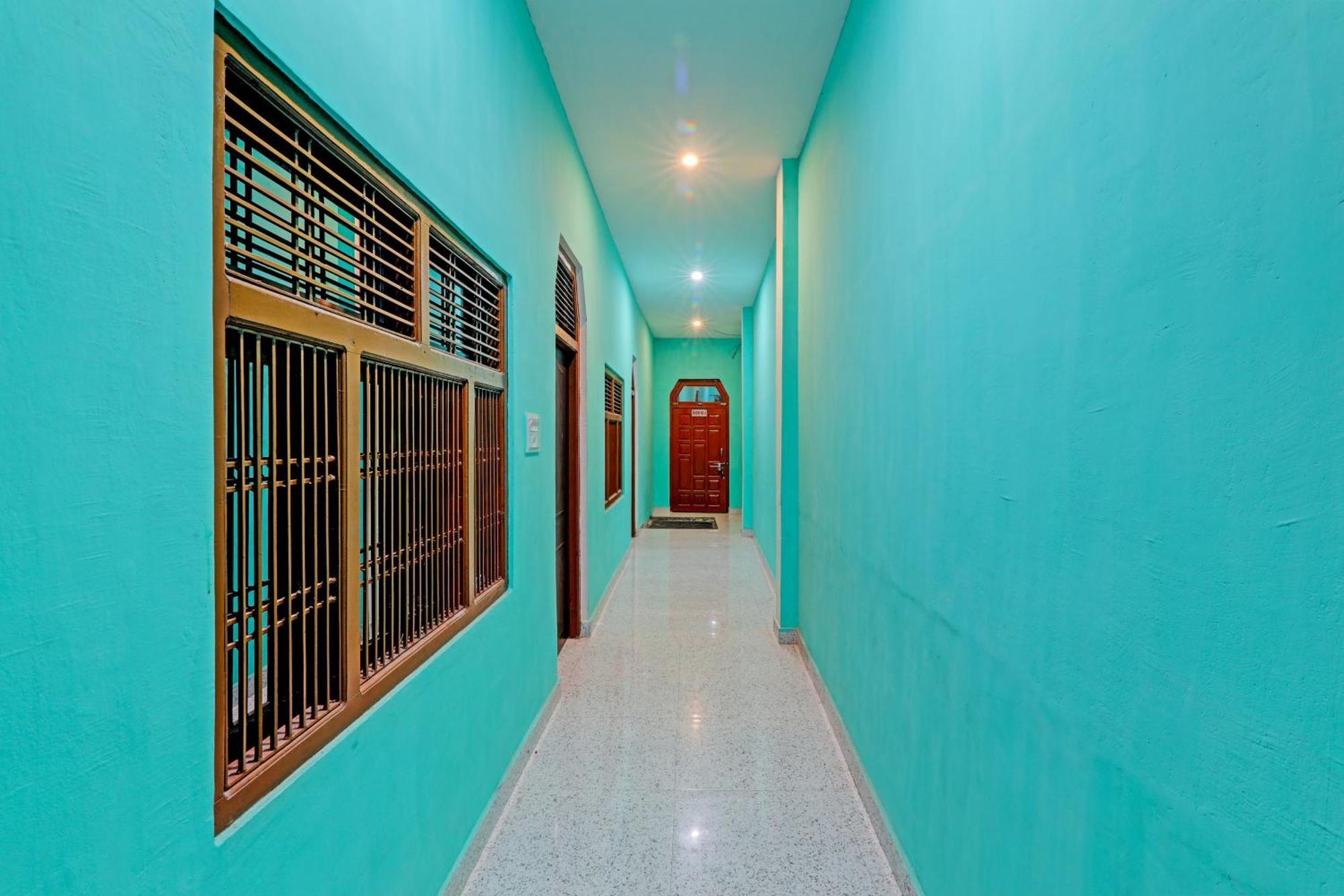 Hotel O Home Om Marriage Hall Ayodhya Bagian luar foto