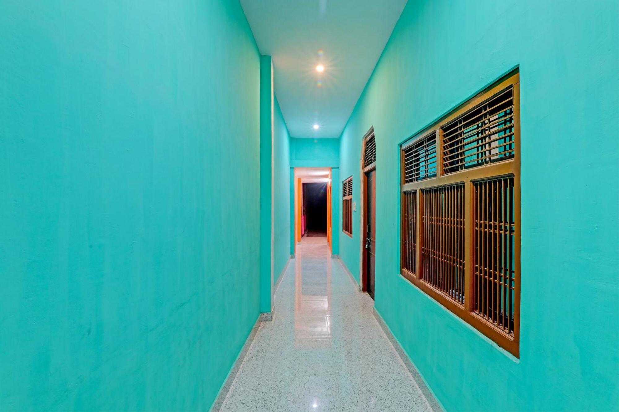 Hotel O Home Om Marriage Hall Ayodhya Bagian luar foto