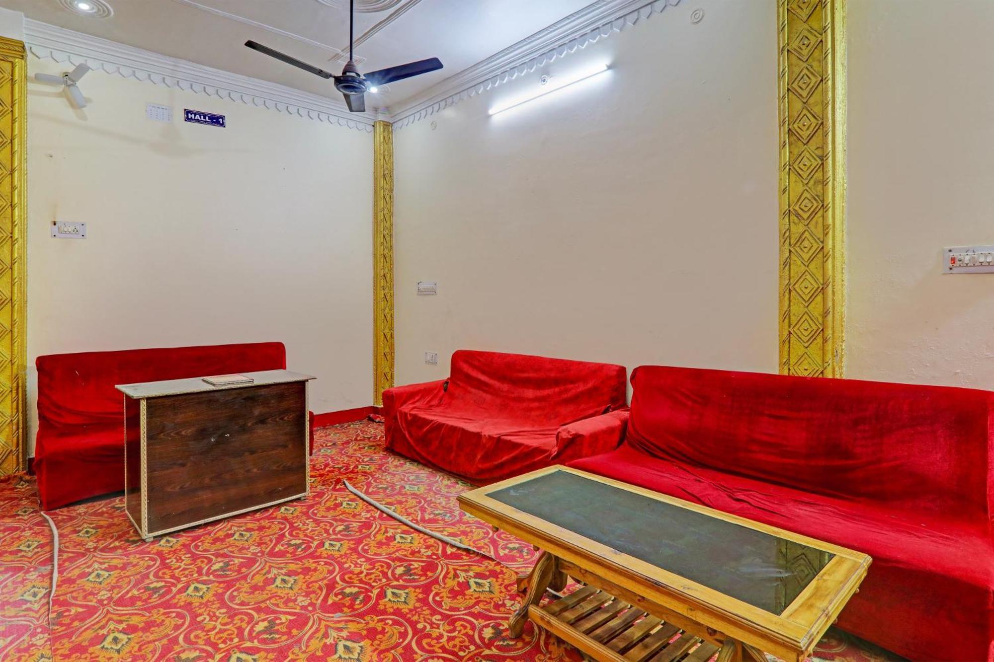 Hotel O Home Om Marriage Hall Ayodhya Bagian luar foto