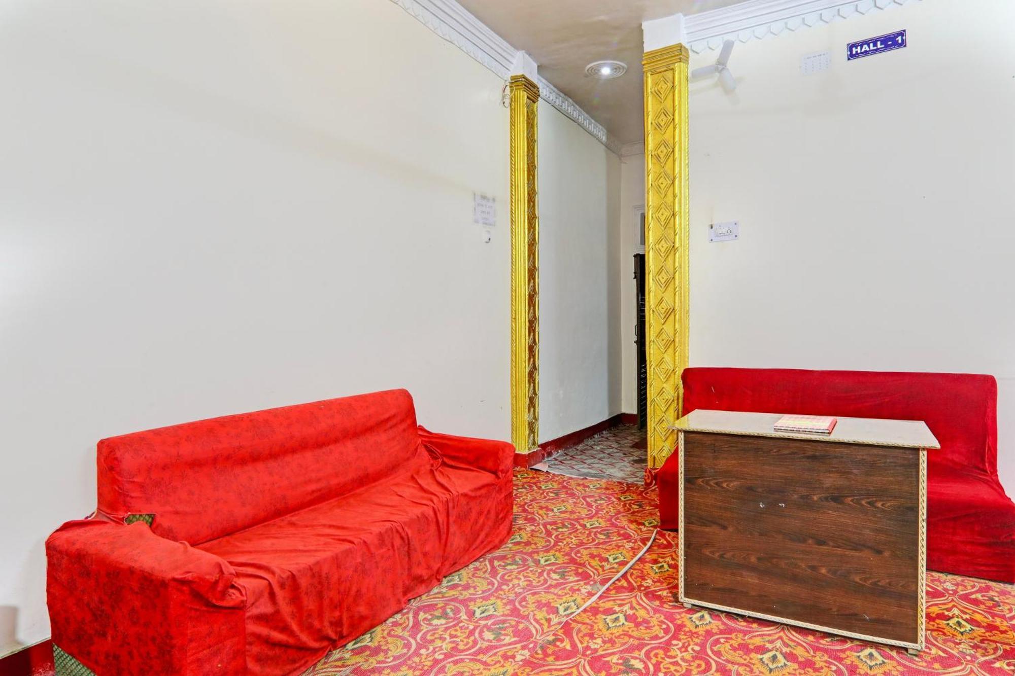 Hotel O Home Om Marriage Hall Ayodhya Bagian luar foto