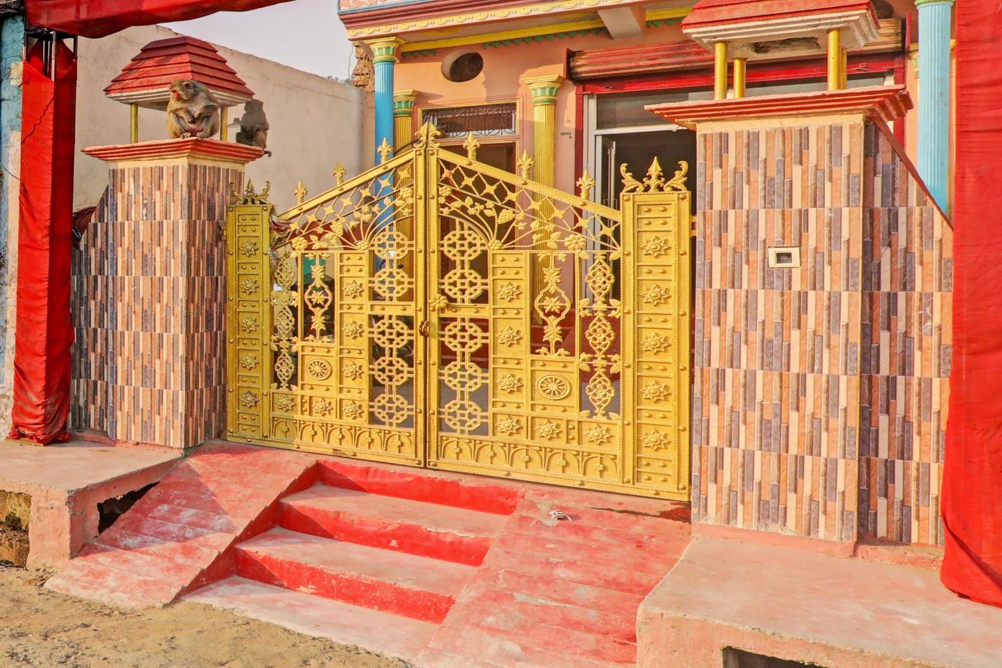 Hotel O Home Om Marriage Hall Ayodhya Bagian luar foto